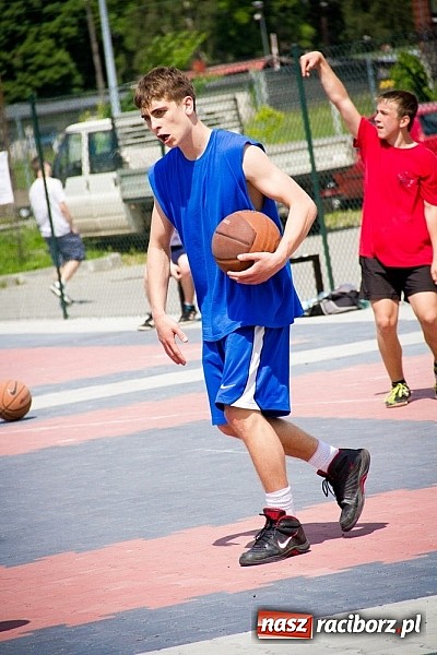 Zdjęcie w galerii na portalu naszraciborz.pl: Jedenaście teamów rywalizowało w streetballa  wiadomości z regionu