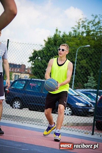 Zdjęcie w galerii na portalu naszraciborz.pl: Jedenaście teamów rywalizowało w streetballa  wiadomości z regionu
