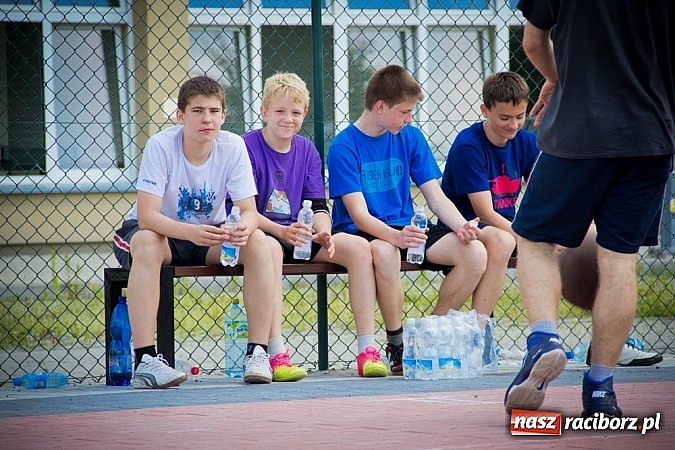 Zdjęcie w galerii na portalu naszraciborz.pl: Jedenaście teamów rywalizowało w streetballa  wiadomości z regionu