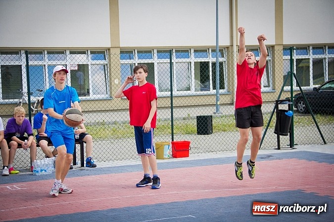Zdjęcie w galerii na portalu naszraciborz.pl: Jedenaście teamów rywalizowało w streetballa  wiadomości z regionu