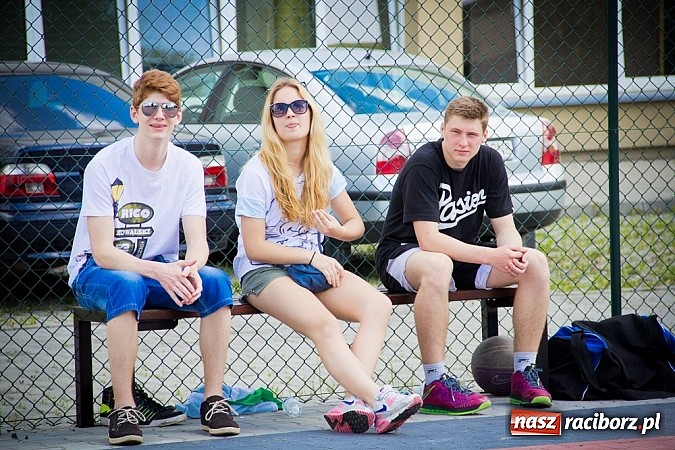 Zdjęcie w galerii na portalu naszraciborz.pl: Jedenaście teamów rywalizowało w streetballa  wiadomości z regionu