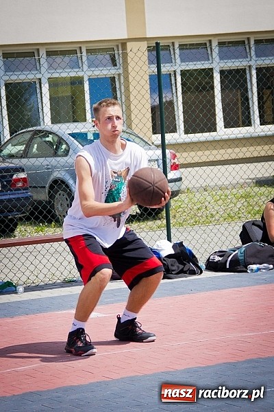 Zdjęcie w galerii na portalu naszraciborz.pl: Jedenaście teamów rywalizowało w streetballa  wiadomości z regionu