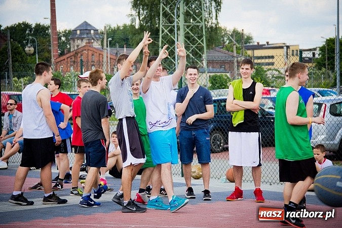 Zdjęcie w galerii na portalu naszraciborz.pl: Jedenaście teamów rywalizowało w streetballa  wiadomości z regionu