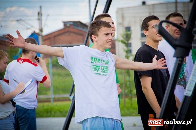 Zdjęcie w galerii na portalu naszraciborz.pl: Jedenaście teamów rywalizowało w streetballa  wiadomości z regionu