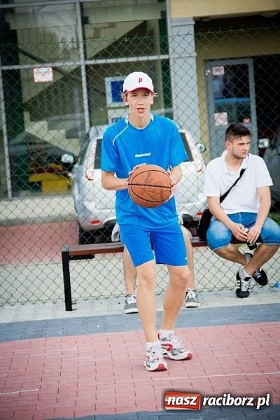 Zdjęcie w galerii na portalu naszraciborz.pl: Jedenaście teamów rywalizowało w streetballa  wiadomości z regionu