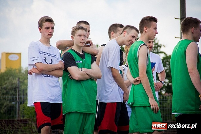 Zdjęcie w galerii na portalu naszraciborz.pl: Jedenaście teamów rywalizowało w streetballa  wiadomości z regionu