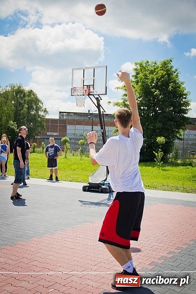 Zdjęcie w galerii na portalu naszraciborz.pl: Jedenaście teamów rywalizowało w streetballa  wiadomości z regionu