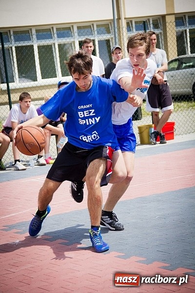 Zdjęcie w galerii na portalu naszraciborz.pl: Jedenaście teamów rywalizowało w streetballa  wiadomości z regionu