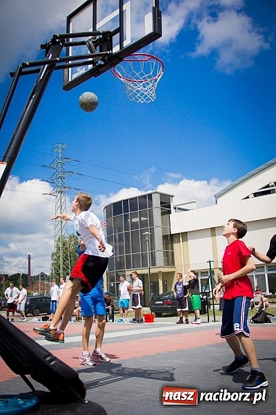 Zdjęcie w galerii na portalu naszraciborz.pl: Jedenaście teamów rywalizowało w streetballa  wiadomości z regionu