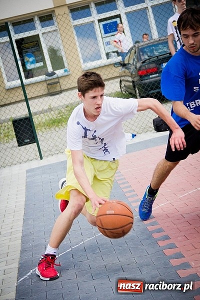 Zdjęcie w galerii na portalu naszraciborz.pl: Jedenaście teamów rywalizowało w streetballa  wiadomości z regionu