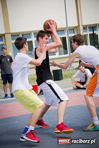 Zdjęcie w galerii na portalu naszraciborz.pl: Jedenaście teamów rywalizowało w streetballa  wiadomości z regionu