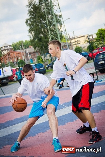 Zdjęcie w galerii na portalu naszraciborz.pl: Jedenaście teamów rywalizowało w streetballa  wiadomości z regionu
