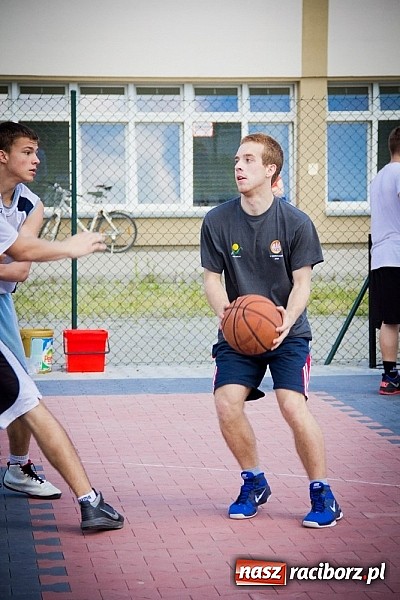 Zdjęcie w galerii na portalu naszraciborz.pl: Jedenaście teamów rywalizowało w streetballa  wiadomości z regionu