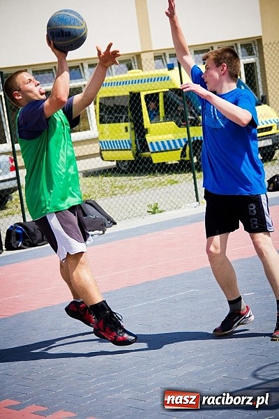 Zdjęcie w galerii na portalu naszraciborz.pl: Jedenaście teamów rywalizowało w streetballa  wiadomości z regionu