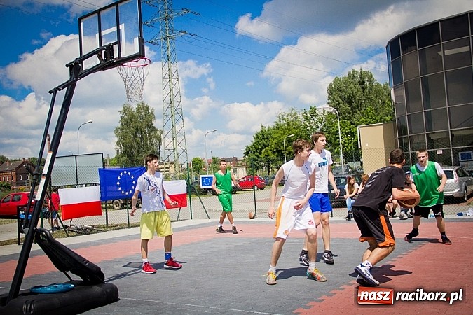 Zdjęcie w galerii na portalu naszraciborz.pl: Jedenaście teamów rywalizowało w streetballa  wiadomości z regionu