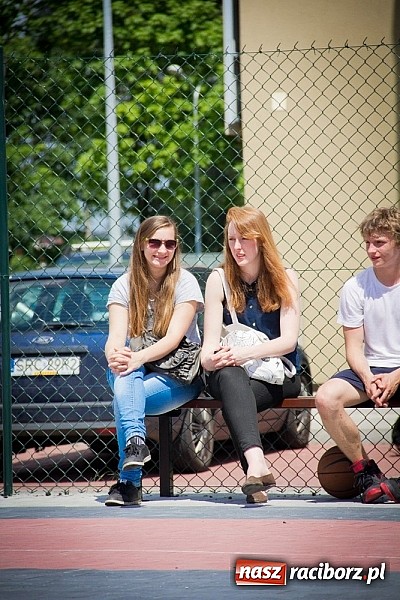 Zdjęcie w galerii na portalu naszraciborz.pl: Jedenaście teamów rywalizowało w streetballa  wiadomości z regionu