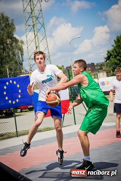 Zdjęcie w galerii na portalu naszraciborz.pl: Jedenaście teamów rywalizowało w streetballa  wiadomości z regionu
