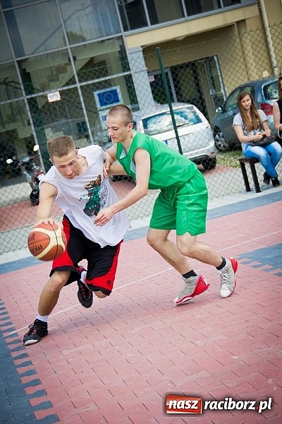 Zdjęcie w galerii na portalu naszraciborz.pl: Jedenaście teamów rywalizowało w streetballa  wiadomości z regionu
