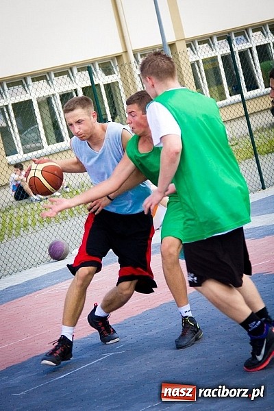 Zdjęcie w galerii na portalu naszraciborz.pl: Jedenaście teamów rywalizowało w streetballa  wiadomości z regionu