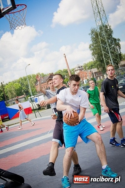 Zdjęcie w galerii na portalu naszraciborz.pl: Jedenaście teamów rywalizowało w streetballa  wiadomości z regionu
