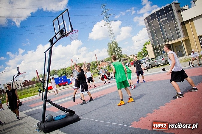 Zdjęcie w galerii na portalu naszraciborz.pl: Jedenaście teamów rywalizowało w streetballa  wiadomości z regionu