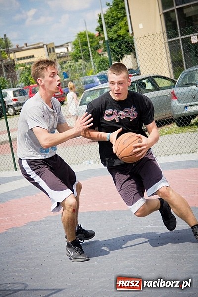 Zdjęcie w galerii na portalu naszraciborz.pl: Jedenaście teamów rywalizowało w streetballa  wiadomości z regionu