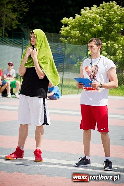 Zdjęcie w galerii na portalu naszraciborz.pl: Jedenaście teamów rywalizowało w streetballa  wiadomości z regionu