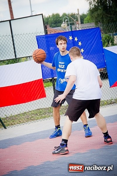 Zdjęcie w galerii na portalu naszraciborz.pl: Jedenaście teamów rywalizowało w streetballa  wiadomości z regionu