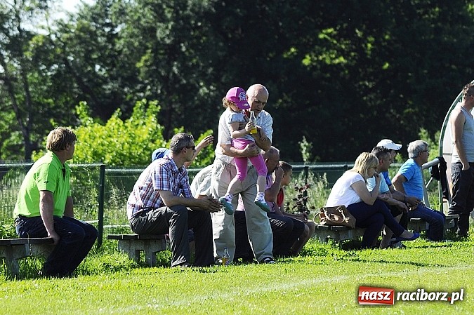 Zdjęcie w galerii na portalu naszraciborz.pl: Brzezie i Kobyla podzieliły się punktami wiadomości z regionu