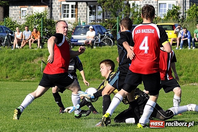 Zdjęcie w galerii na portalu naszraciborz.pl: Brzezie i Kobyla podzieliły się punktami wiadomości z regionu