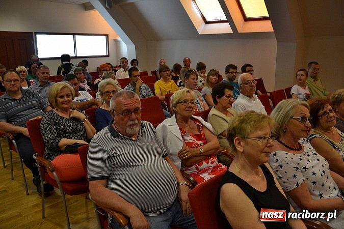 Zdjęcie w galerii na portalu naszraciborz.pl: Premiera filmu przegrała z... prądem wiadomości z regionu