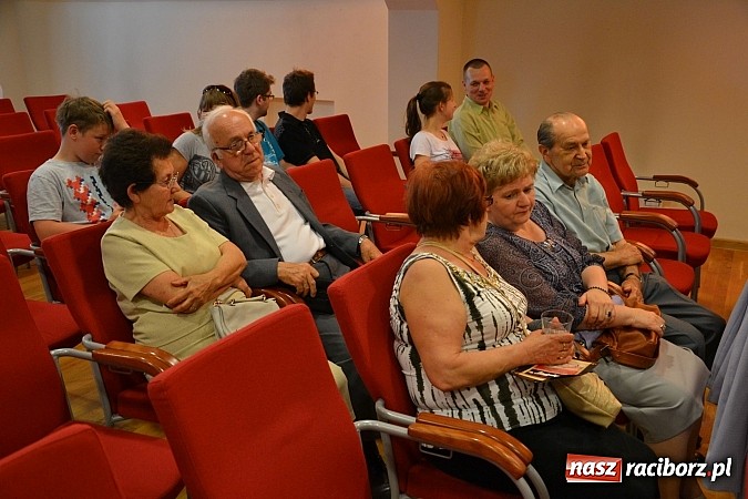 Zdjęcie w galerii na portalu naszraciborz.pl: Premiera filmu przegrała z... prądem wiadomości z regionu