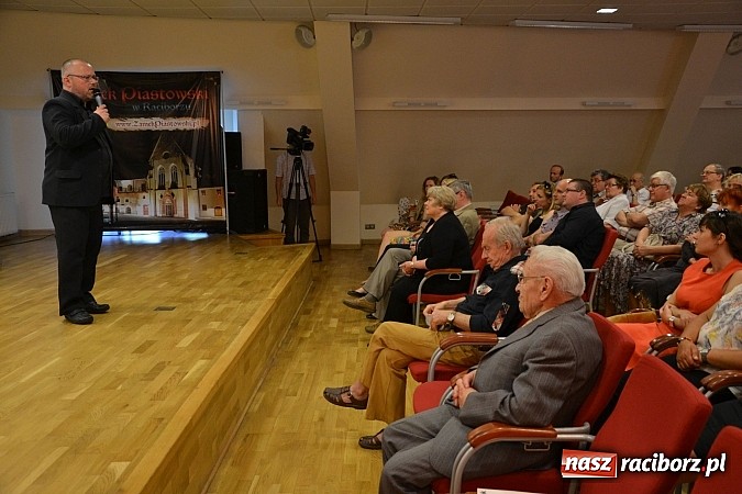 Zdjęcie w galerii na portalu naszraciborz.pl: Premiera filmu przegrała z... prądem wiadomości z regionu