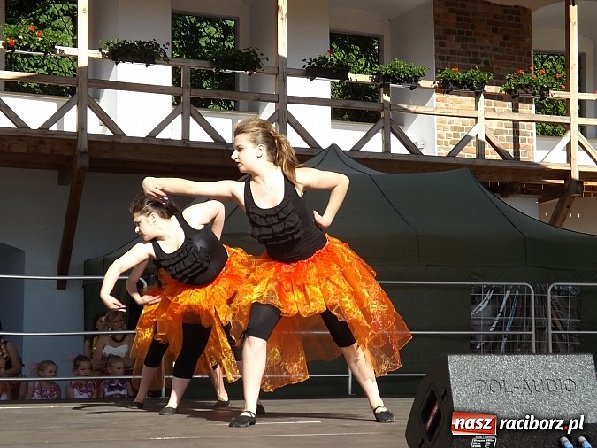 Zdjęcie w galerii na portalu naszraciborz.pl: Zamkowy piknik dla mam już za nami wiadomości z regionu