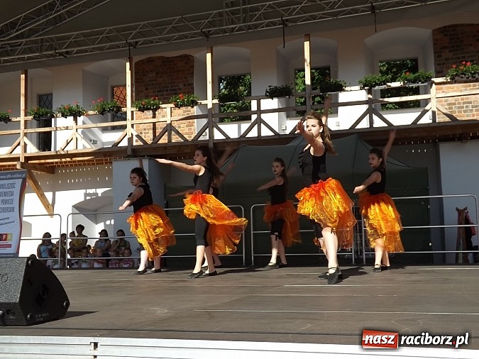 Zdjęcie w galerii na portalu naszraciborz.pl: Zamkowy piknik dla mam już za nami wiadomości z regionu