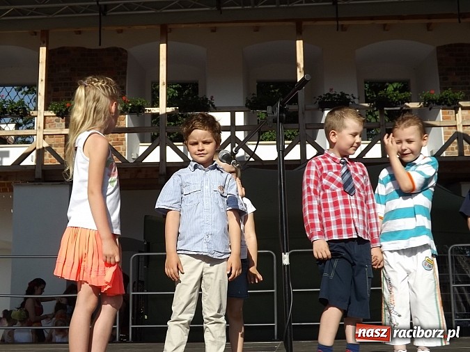 Zdjęcie w galerii na portalu naszraciborz.pl: Zamkowy piknik dla mam już za nami wiadomości z regionu