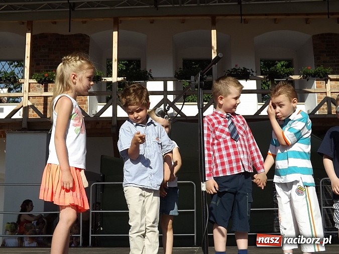 Zdjęcie w galerii na portalu naszraciborz.pl: Zamkowy piknik dla mam już za nami wiadomości z regionu