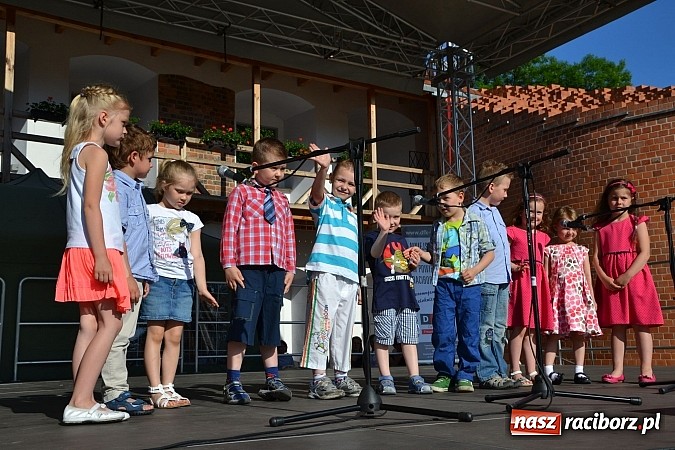 Zdjęcie w galerii na portalu naszraciborz.pl: Zamkowy piknik dla mam już za nami wiadomości z regionu