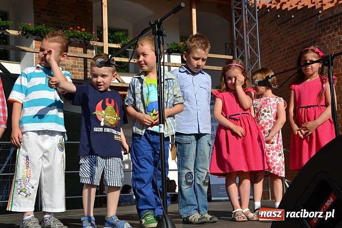 Zdjęcie w galerii na portalu naszraciborz.pl: Zamkowy piknik dla mam już za nami wiadomości z regionu