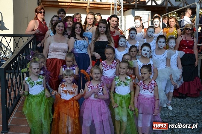 Zdjęcie w galerii na portalu naszraciborz.pl: Zamkowy piknik dla mam już za nami wiadomości z regionu