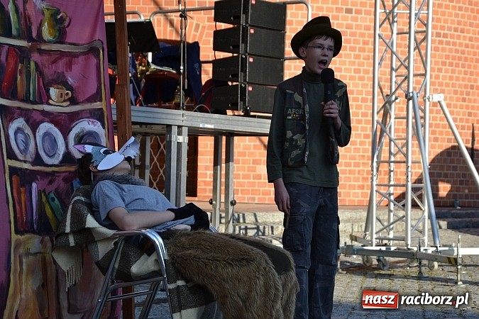 Zdjęcie w galerii na portalu naszraciborz.pl: Zamkowy piknik dla mam już za nami wiadomości z regionu