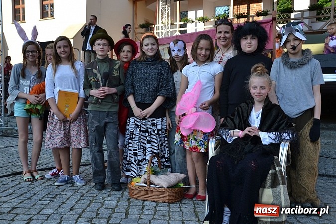 Zdjęcie w galerii na portalu naszraciborz.pl: Zamkowy piknik dla mam już za nami wiadomości z regionu