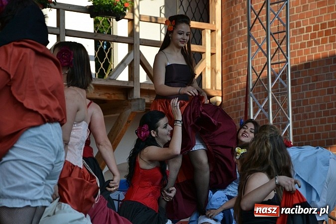 Zdjęcie w galerii na portalu naszraciborz.pl: Zamkowy piknik dla mam już za nami wiadomości z regionu