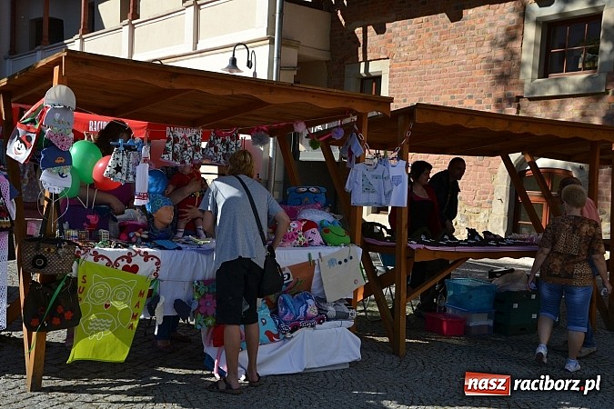 Zdjęcie w galerii na portalu naszraciborz.pl: Zamkowy piknik dla mam już za nami wiadomości z regionu