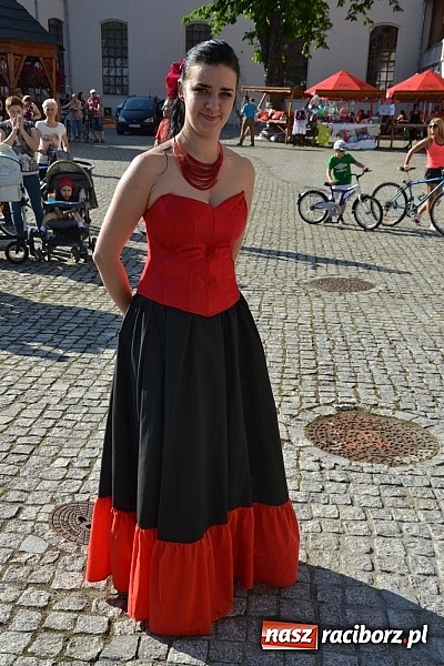 Zdjęcie w galerii na portalu naszraciborz.pl: Zamkowy piknik dla mam już za nami wiadomości z regionu