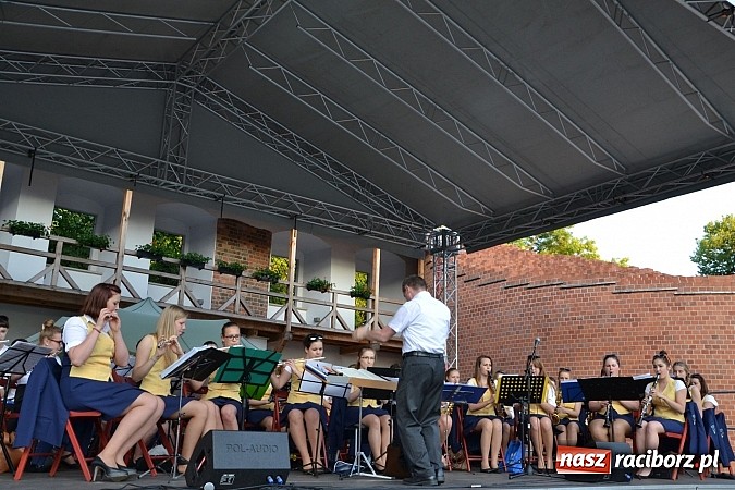 Zdjęcie w galerii na portalu naszraciborz.pl: Zamkowy piknik dla mam już za nami wiadomości z regionu