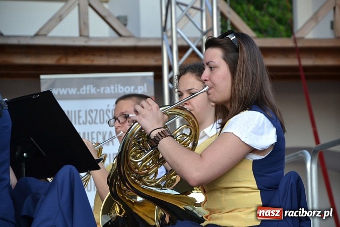 Zdjęcie w galerii na portalu naszraciborz.pl: Zamkowy piknik dla mam już za nami wiadomości z regionu