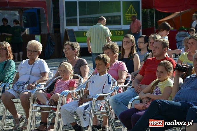 Zdjęcie w galerii na portalu naszraciborz.pl: Zamkowy piknik dla mam już za nami wiadomości z regionu