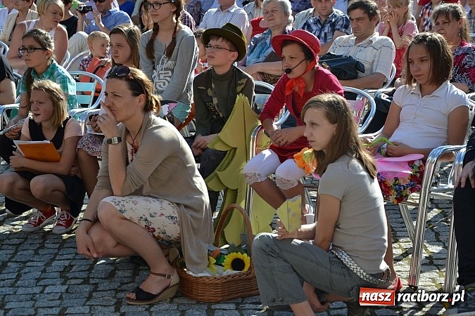 Zdjęcie w galerii na portalu naszraciborz.pl: Zamkowy piknik dla mam już za nami wiadomości z regionu