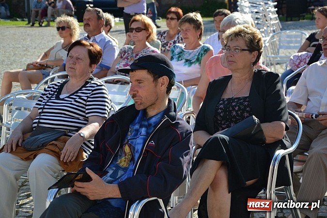 Zdjęcie w galerii na portalu naszraciborz.pl: Zamkowy piknik dla mam już za nami wiadomości z regionu